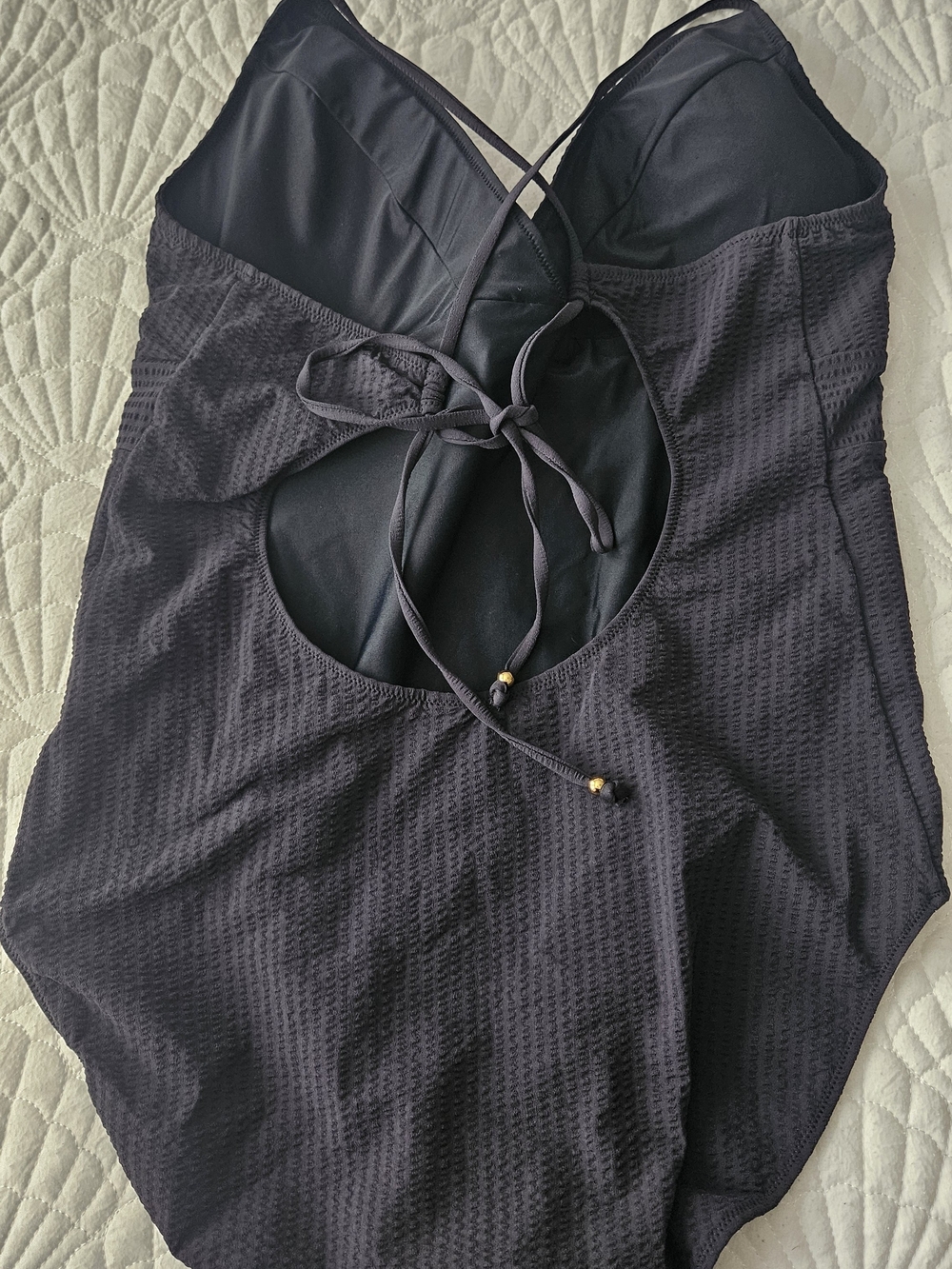 Vineyard Vines Black Textured One-Piece Swimsuit Never Worn - Picture 2 of 5